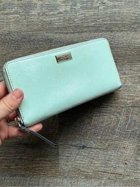 Kate Spade Neda Wallet light mint green